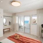 Seanfinity Beachfront شقة
