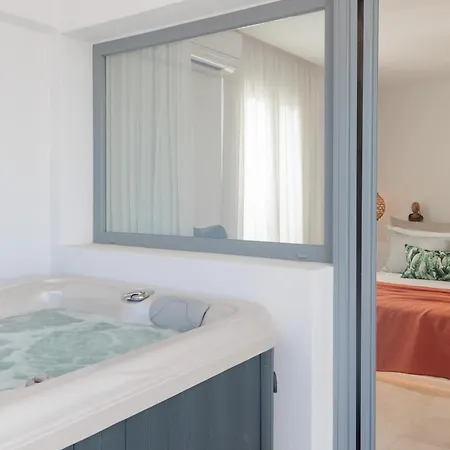 Seanfinity Beachfront Appartamento *