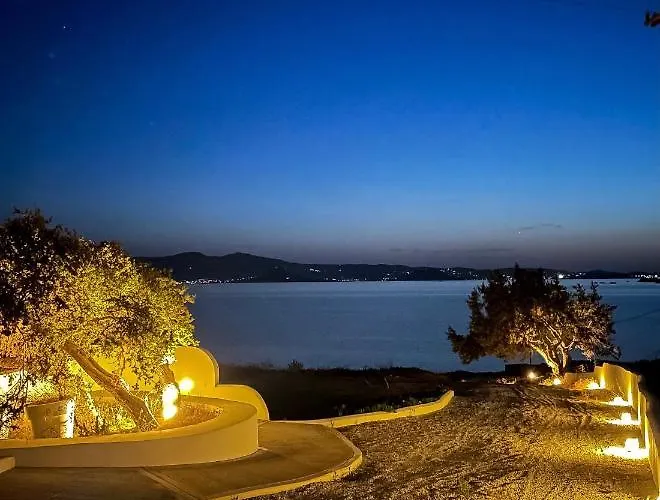 Seanfinity Beachfront Apartament *